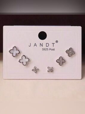 💎 NEW 💎 Silver Clover Stud Earring Set 💎